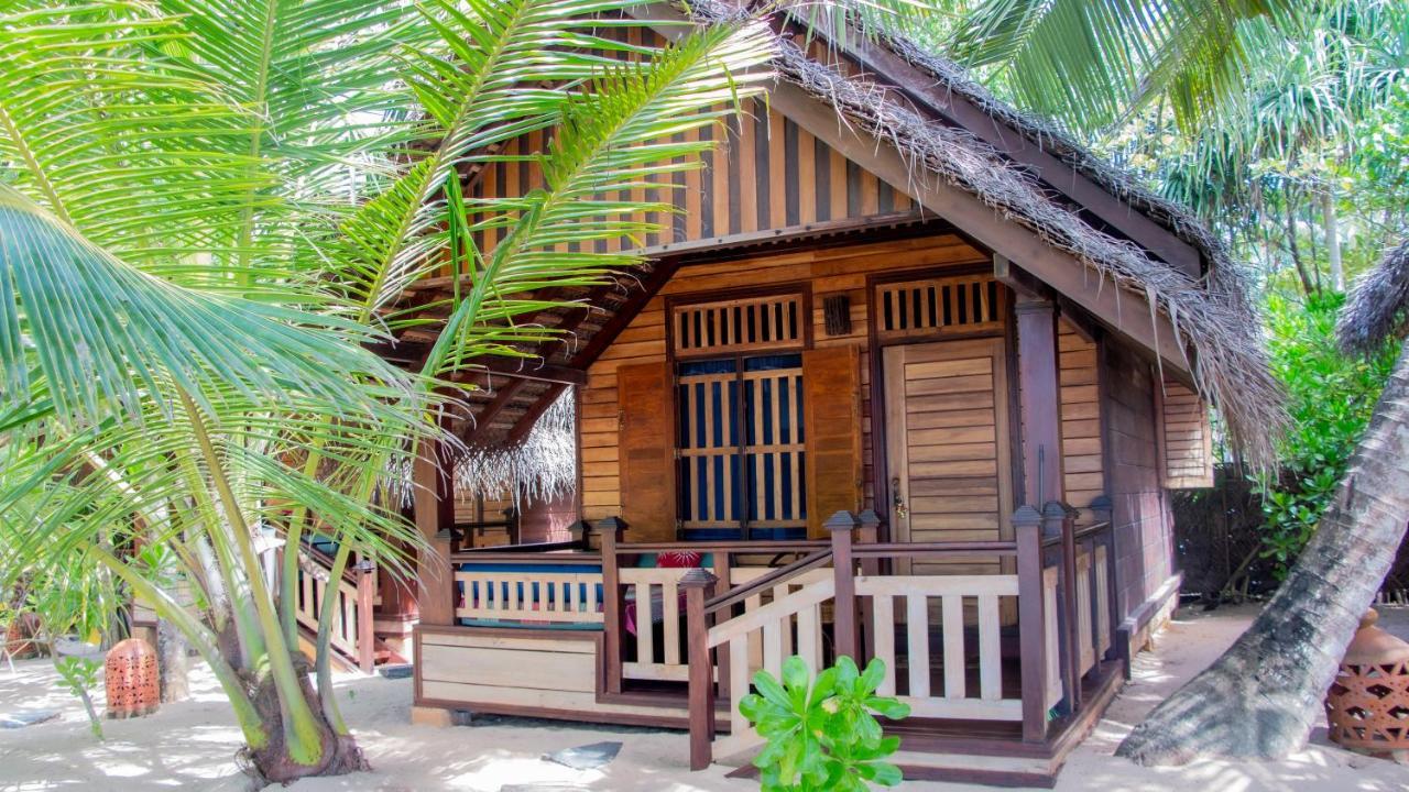 Ganesh Garden Beach Cabanas Tangalle Exterior photo