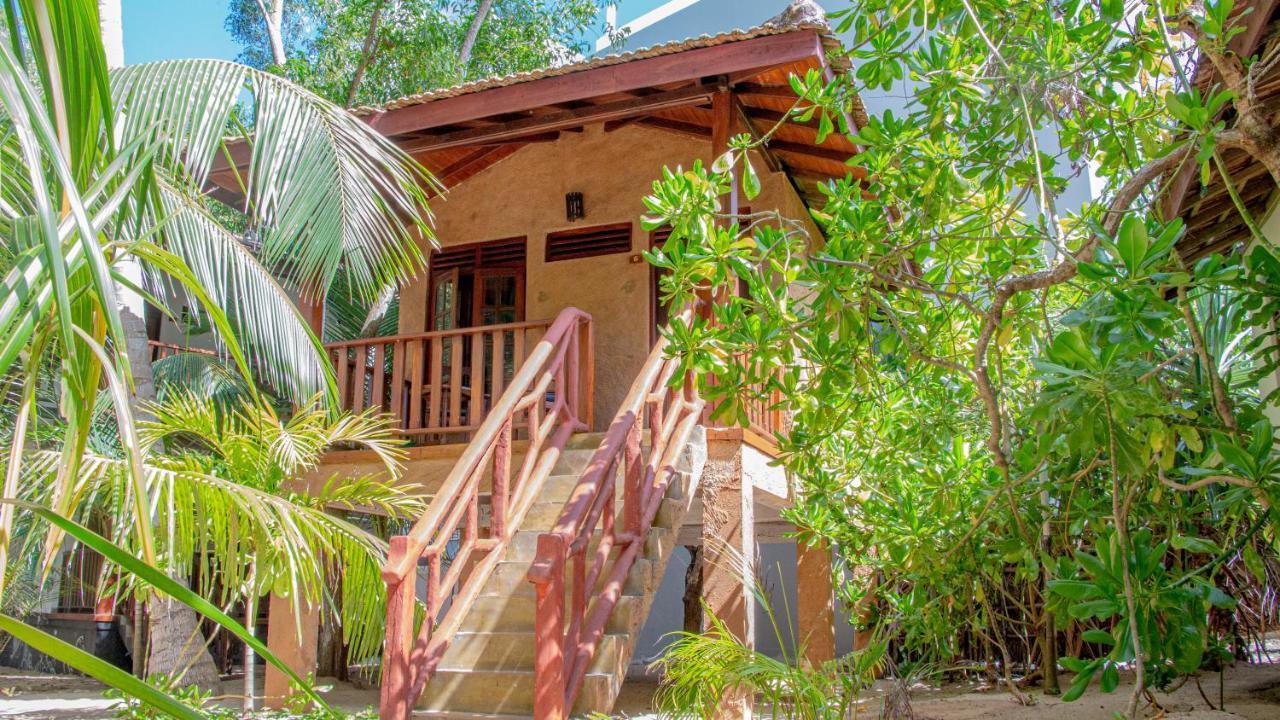 Ganesh Garden Beach Cabanas Tangalle Exterior photo